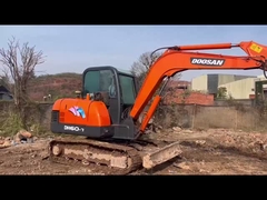 DOOSAN mała koparka o maksymalnej wysokości zrzucania 5,76 metra dla efektywnej pracy