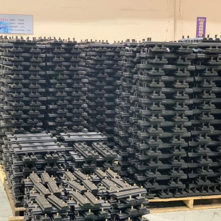 450mm/600mm przykręcane gumowe nakładki na gąsienice do PC30 PC40 PC45 PC60 PC75 koparka gumowe nakładki na gąsienice
