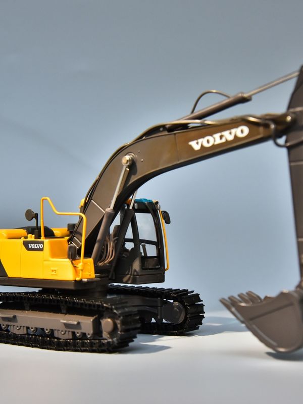 Model koparki VOLVO Volvo EC220DL ze stopu oryginalnego symulacji pojazdu inżynieryjnego ozdoby koparki