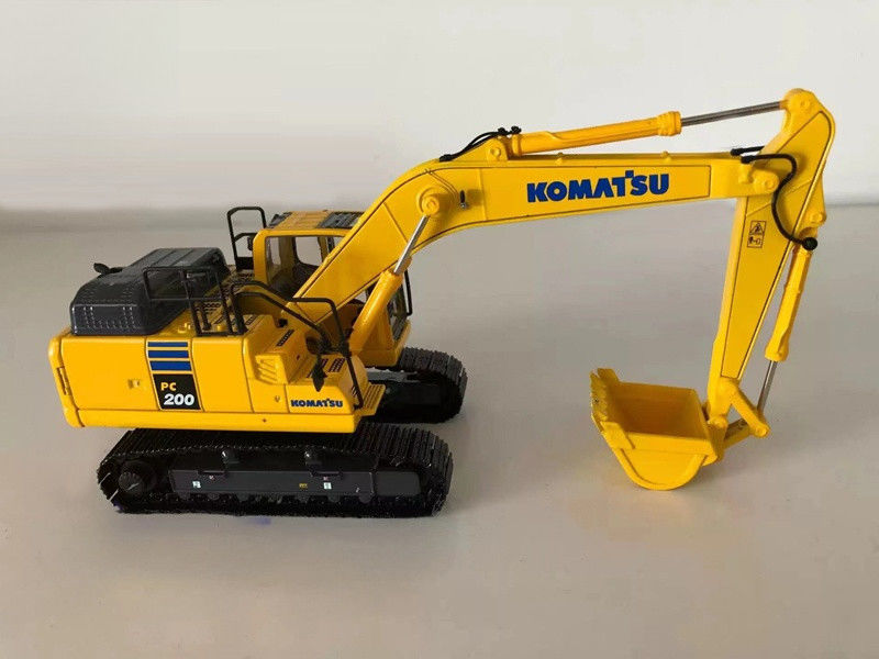 KOMATSU PC200-11MO 143 Model koparki z litego stopu stopu