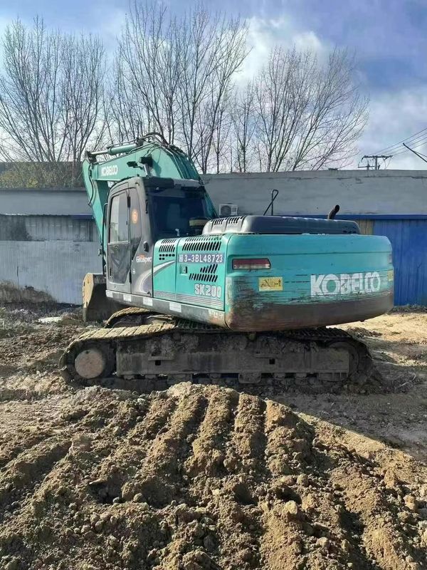 Sprzedawana używana koparka hydrauliczna Kobelco SK200-8 - niezawodna i wydajna