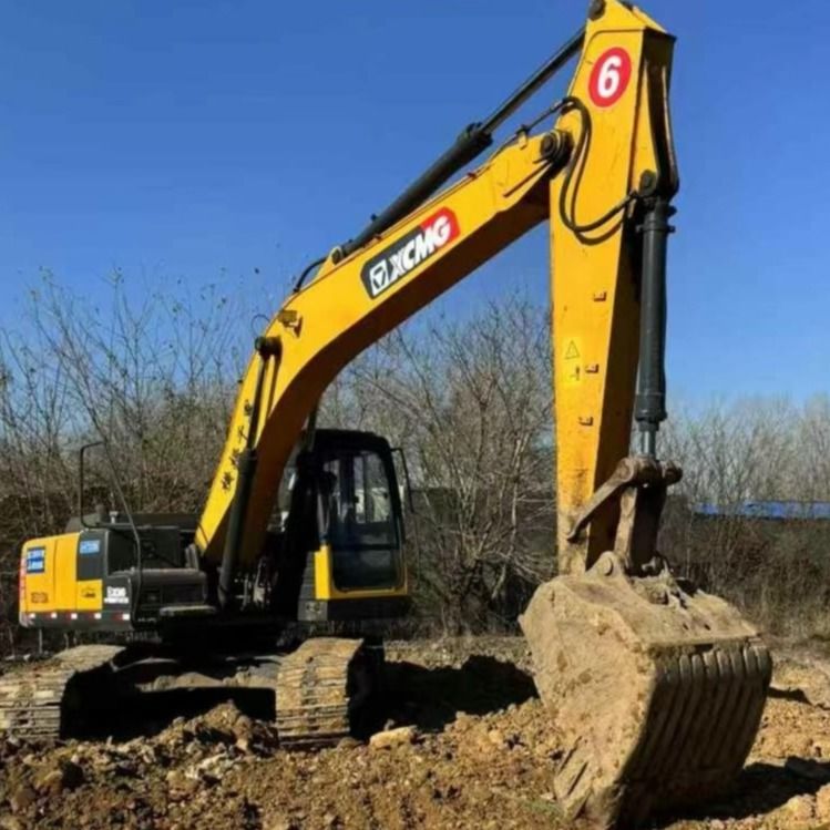 Stosowany XCMG 215D 20 Ton Excavator Excavator Heavy Duty Industrial Construction Digger Machine