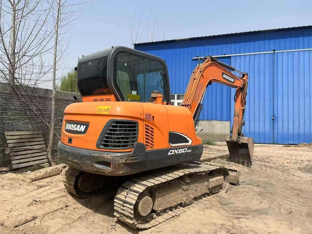 Dobrze utrzymany używany 2020 Doosan DX60-9C 6 ton grabarz do prac krajobrazowych