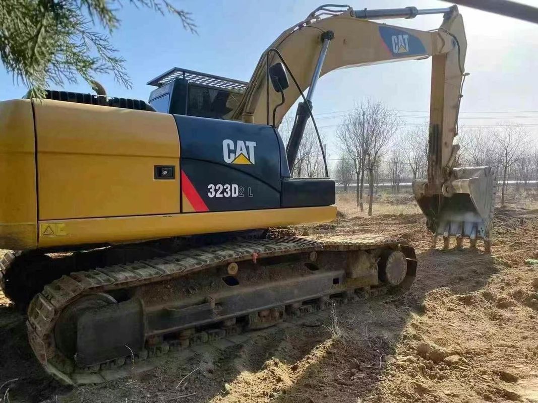 Używany grabarz Caterpillar 323D W doskonałym stanie gotowy do ciężkich prac budowlanych