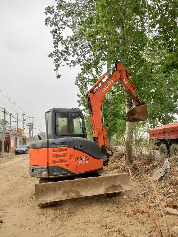 Używany Ekskavator Hitachi ZX75-US 7,5 Tonowy Mini Digger Maszyny budowlane w dobrym stanie