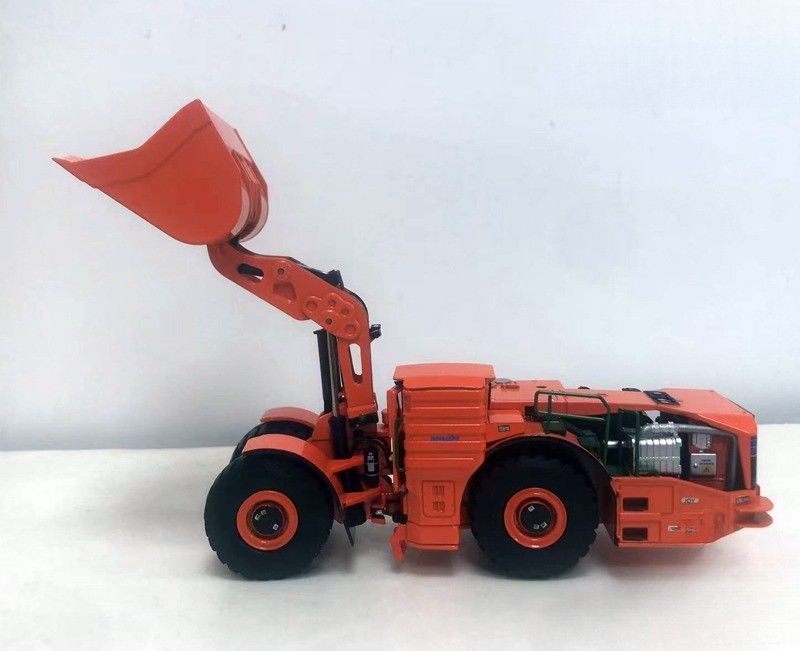 Komatsu WX220H 1:50 Hybrid Underground Loader Alloy Die-Cast Mining Vehicle Limited Zbiórka