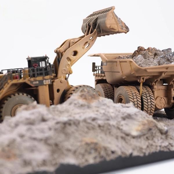 Diecast Masters 1/125 Scale Wheel Loader & Mining Dump Truck Modelowy zestaw błotnista scena 85762