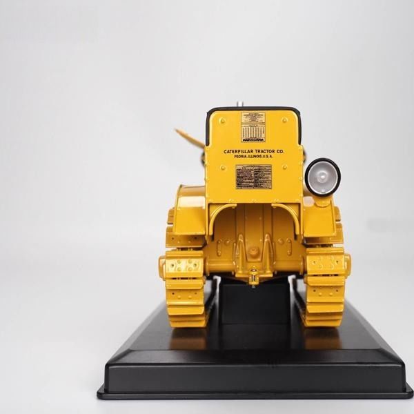 Diecast Masters 1:16 Skala Model Ciągnika 25 DM Stop Metalu Miniaturowy Pojazd Rolniczy 85679