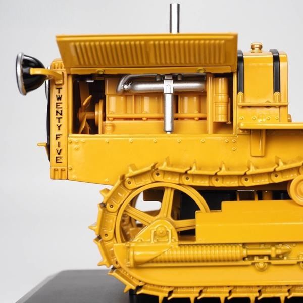 Diecast Masters 1:16 Skala Model Ciągnika 25 DM Stop Metalu Miniaturowy Pojazd Rolniczy 85679