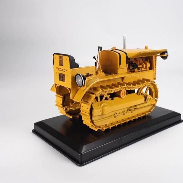 Diecast Masters 1:16 Skala Model Ciągnika 25 DM Stop Metalu Miniaturowy Pojazd Rolniczy 85679