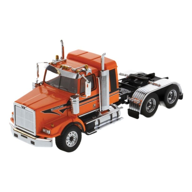 DM Western Star 4900 SB International 2-osiowa amerykańska ciężarówka z platformą 1/50 Model 71063