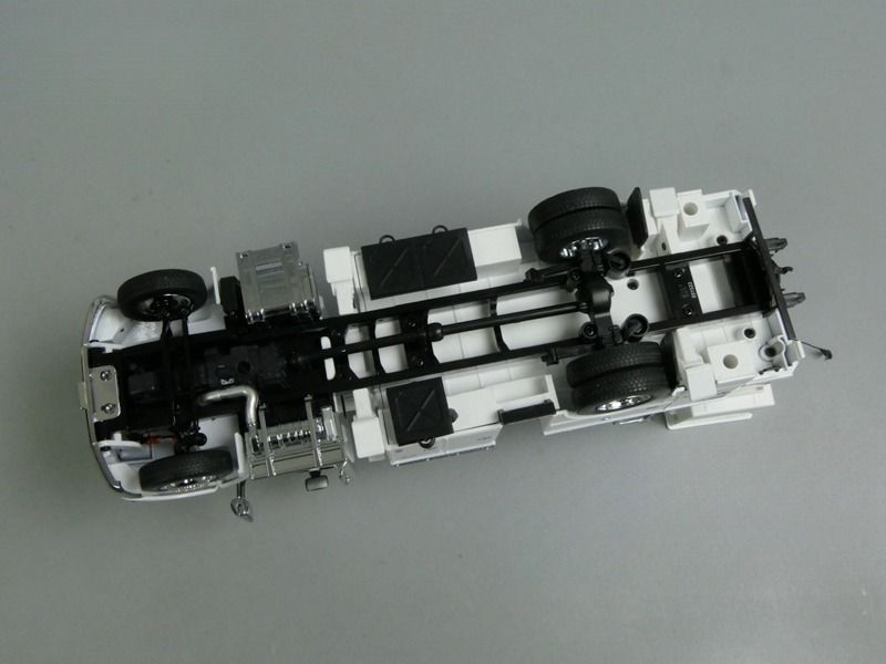 1/32 Peterbilt 536 z platformą roboczą Altec AA55 DM Model 71105