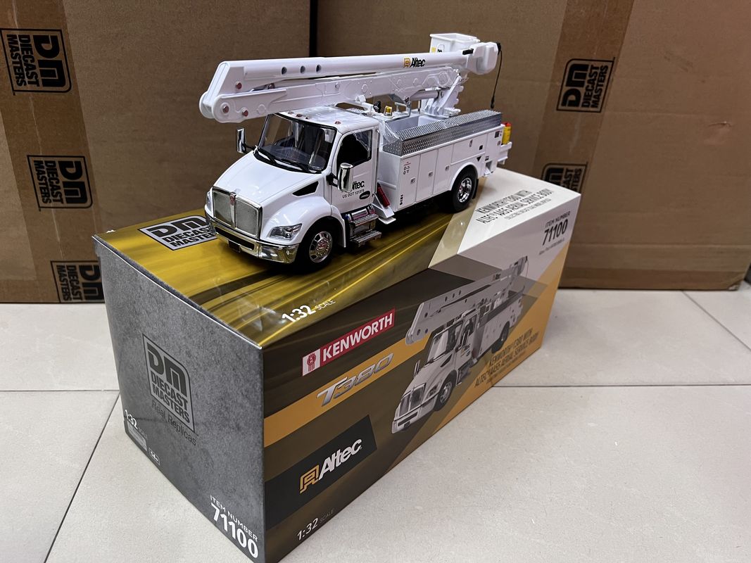DM 1/32 Kenworth T380 Placówka robocza z powietrza Samochód ciężarowy Zestaw konstrukcyjny Pojazd konstrukcyjny Model 71100