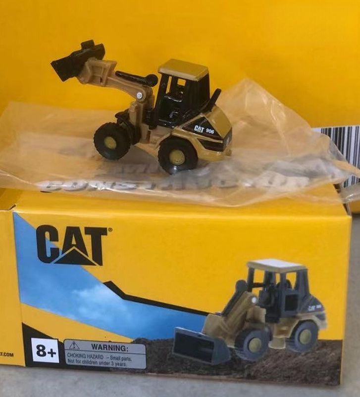 Autentyczny miniaturowy zestaw pojazdów budowlanych w skali 1:50