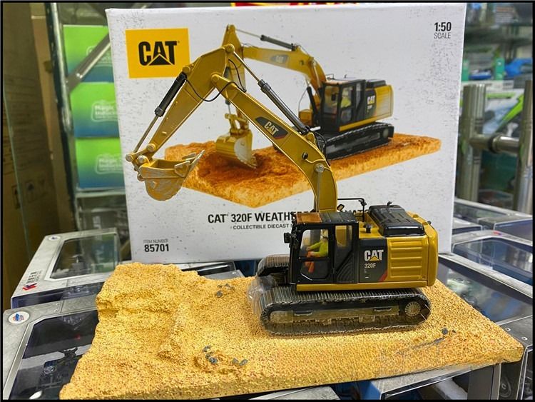 Diecast Masters DM 85701 cat 320F Hydraulic Excavator 1:50 Model inżynieryjny Diecast
