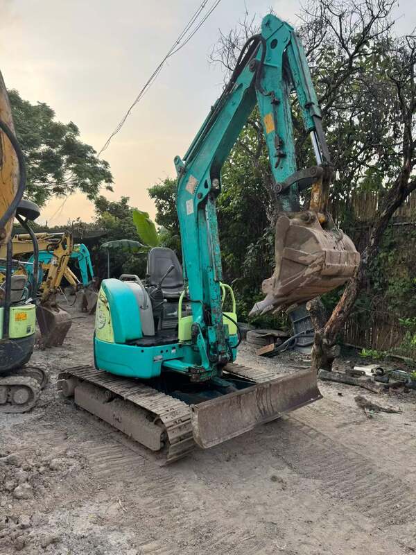 Stosowany używany YANMARR Vio30 3 Tonowy Mini Excavator w magazynie na sprzedaż
